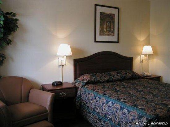 Intown Suites Extended Stay Chesapeake Va - I-64 Crossways Blvd Pokoj fotografie